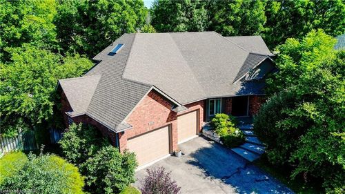 75 Wagon St, Kitchener, ON, N2P2V2 | Card Image