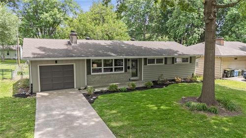 9237 Hardy St, Overland Park, KS, 66212-3136 | Card Image
