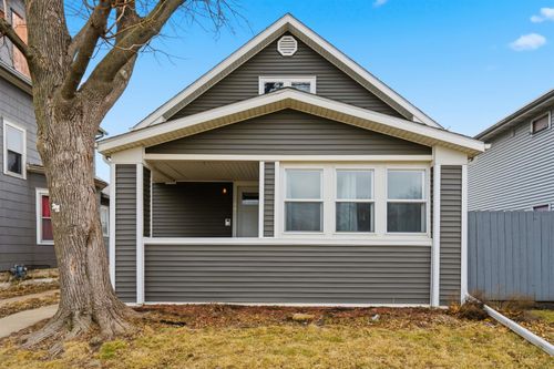 409 A Ave. Nw, Cedar Rapids, IA, 52405 | Card Image