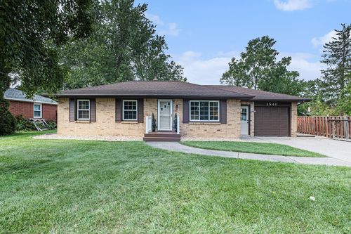 1541 48th St Se, Kentwood, MI, 49508-4670 | Card Image