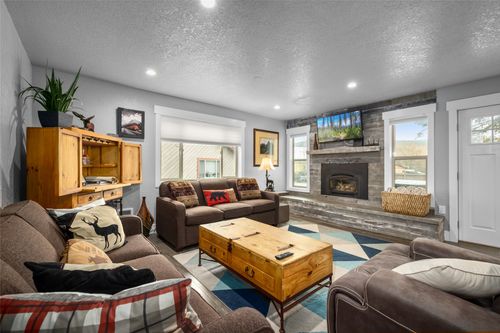 10a-986 Colorado Ave, Whitefish, MT, 59937-3413 | Card Image