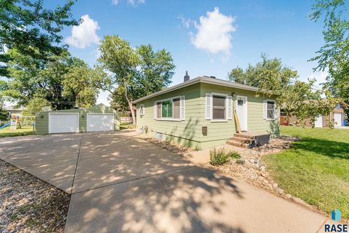 3103 S Western Ave, Sioux Falls, SD, 57105-5330 | Card Image