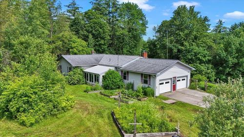204 Lawrence Rd, Richmond, VT, 05477-9761 | Card Image