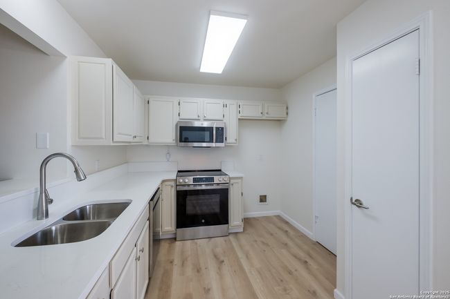 1390 Misty Ln, House other with 3 bedrooms, 2 bathrooms and null parking in Spring Branch TX | Image 9