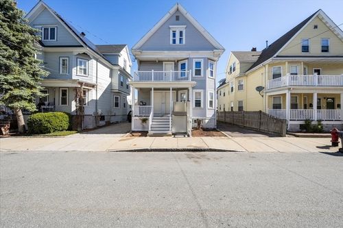 15 Porter St, Everett, MA, 02149-3111 | Card Image