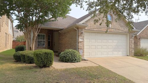 325 Perkins Dr, Lantana, TX, 76226-5573 | Card Image