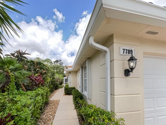7789 Se Spicewood Cir, Condo with 2 bedrooms, 2 bathrooms and null parking in Hobe Sound FL | Image 11