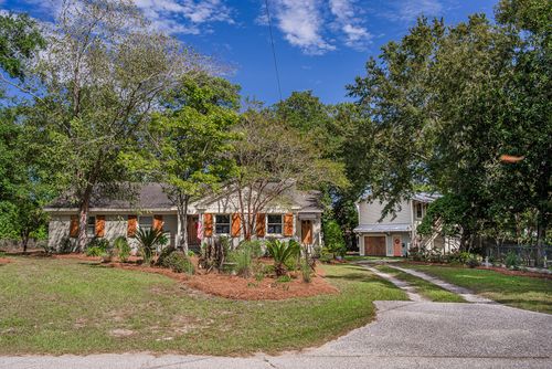 933 Lakeview Dr, Mount Pleasant, SC, 29464-2905 | Card Image