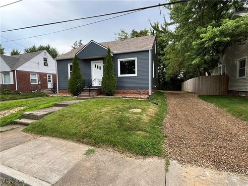 2033 Franklin Pl Nw, Canton, OH, 44709-2319 | Card Image