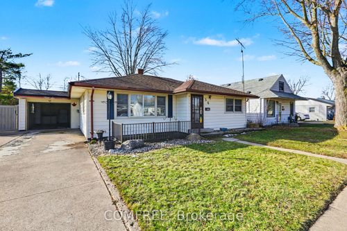 56 Stanley St, Essex, ON, N8M2V4 | Card Image