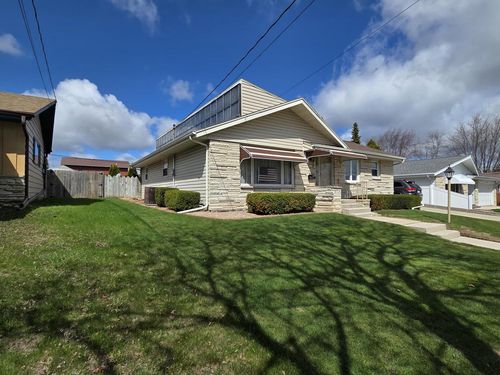 1212 S 35th Street, Manitowoc, WI, 54220 | Card Image
