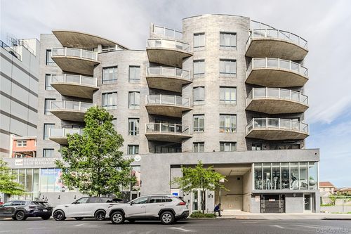 2b-37 W End Ave, New York, NY, 10023-7801 | Card Image