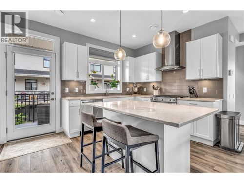 9-1102 Cameron Ave, Kelowna, BC, V1Y0B2 | Card Image