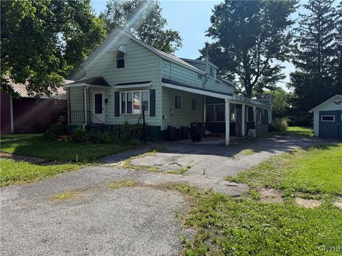 211 W Park St, Canastota, NY, 13032-1229 | Card Image