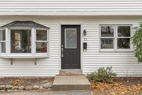 23 Blossom St, Clinton, MA, 01510-1401 | Card Image