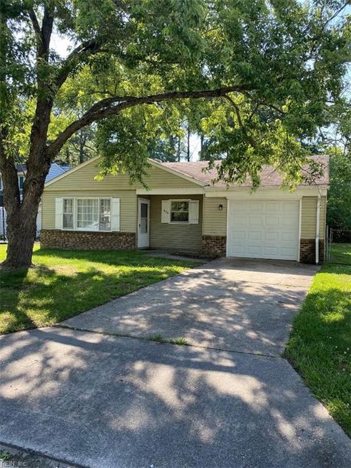 428 Cherrywood Court, Newport News, VA, 23608 | Card Image