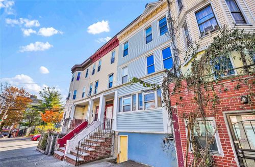 364 E 169th St, Bronx, NY, 10456-1746 | Card Image