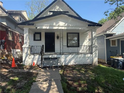 805 Spruce Avenue, Kansas City, MO, 64124 | Card Image