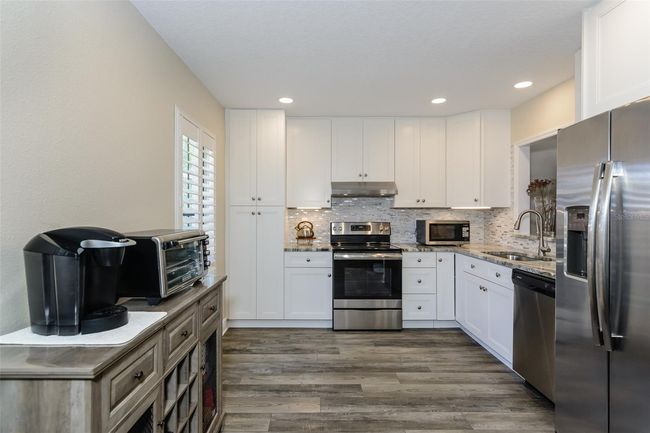 Beautifully updated kitchen | Image 6