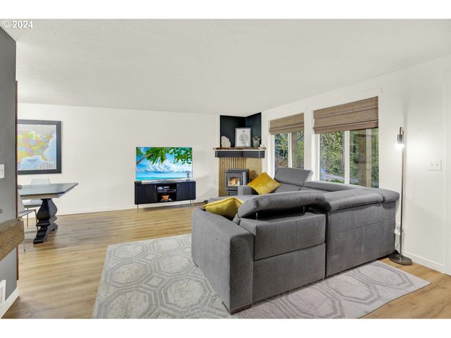 19500 S Rockie Dr, House other with 4 bedrooms, 2 bathrooms and 2 parking in Mulino OR | Image 5
