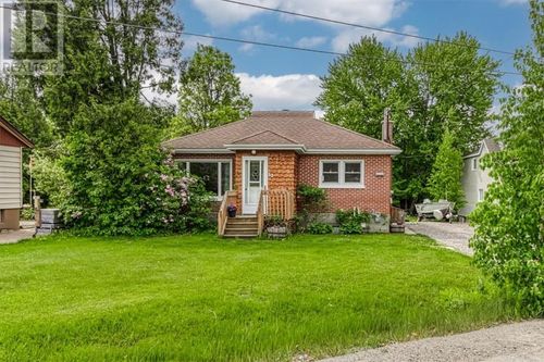 33 Lake St, Lively, ON, P3Y1G1 | Card Image