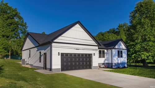 922 Russell Rd, Chandler, IN, 47610-9246 | Card Image