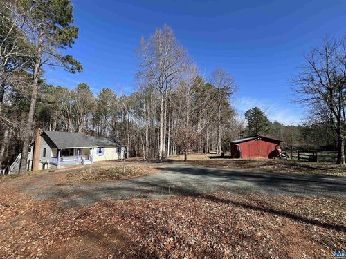 3264 Martin Kings Rd, CHARLOTTESVILLE, VA, 22902-7943 | Card Image