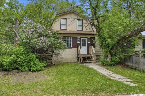 735 Wascana Street, Regina, SK, S4T4H6 | Card Image