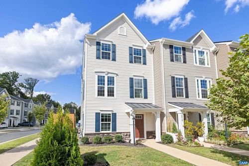 2415 Crescent Way, CHARLOTTESVILLE, VA, 22911-3632 | Card Image