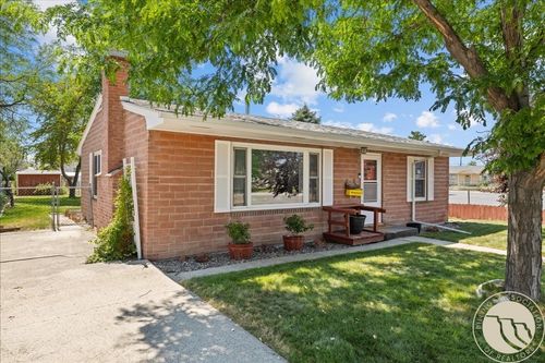 632 5th St W, Hardin, MT, 59034-1614 | Card Image