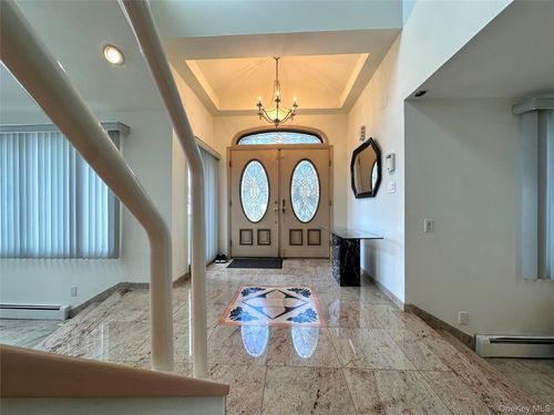 1027 Windermere Rd, Franklin Square, NY, 11010-1743 | Card Image