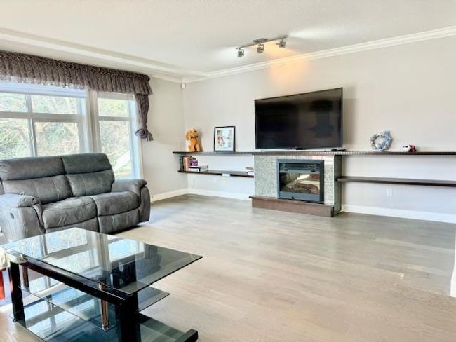 X - 9533 Granville Avenue, Townhouse with 4 bedrooms, 0 bathrooms and 2 parking in Richmond BC | Image 4