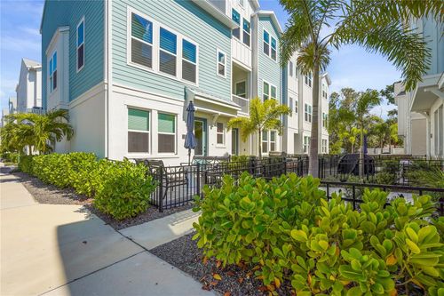 2505 Boone Ct, SARASOTA, FL, 34237-4744 | Card Image