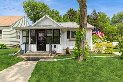 2885 Bluff St, Stevensville, MI, 49127-1001 | Card Image