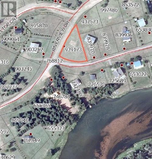 185 Riverview Dr, New London, PE, C0B1M0 | Card Image