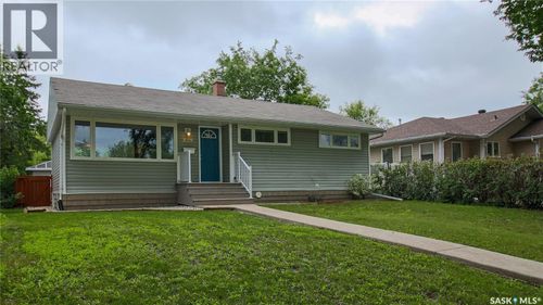 829 Walker St, Regina, SK, S4T5N3 | Card Image