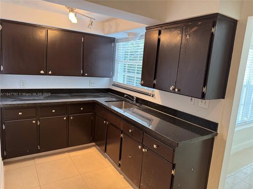apt-1-2024 Ne 26th St, Wilton Manors, FL, 33305-1542 | Card Image