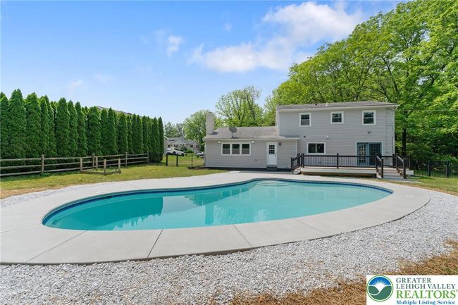 719 Redfern Ln, House other with 4 bedrooms, 4 bathrooms and null parking in BETHLEHEM PA | Image 4