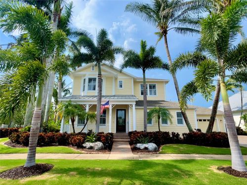 703 Islebay Dr, APOLLO BEACH, FL, 33572-3338 | Card Image