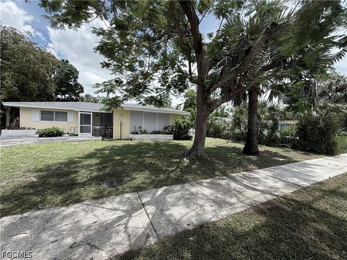 3941 Maxine St, FORT MYERS, FL, 33901-8524 | Card Image