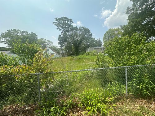 35 Bedford St, Wyandanch, NY, 11798-3903 | Card Image