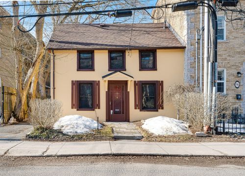 94 William St, Kingston, ON, K7L2C5 | Card Image
