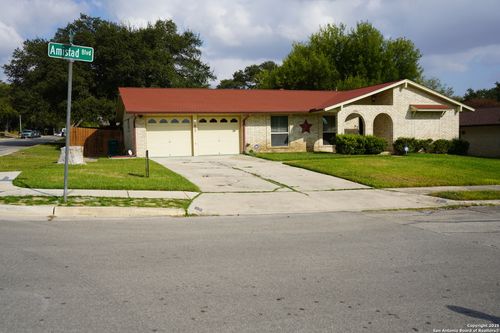 615 Amistad Blvd, Universal City, TX, 78148-3145 | Card Image