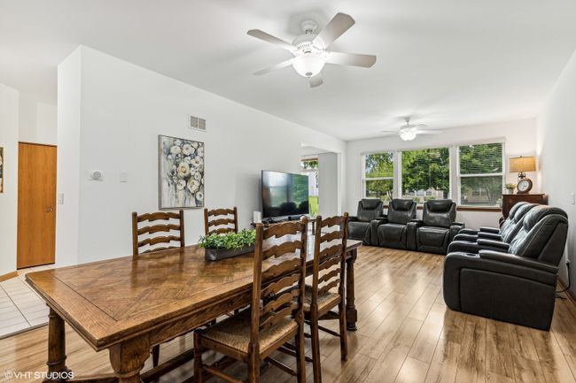 2326 Meadowcroft Ln, Townhouse with 2 bedrooms, 2 bathrooms and 2 parking in Grayslake IL | Image 4