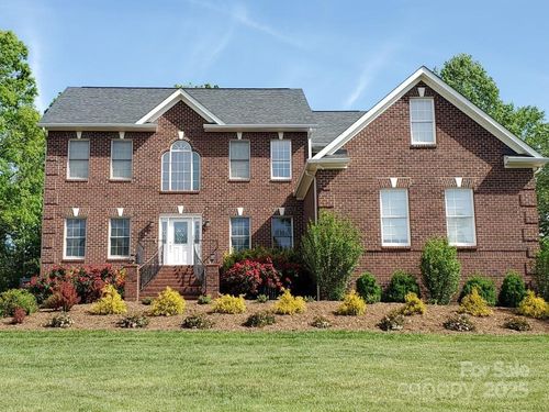 1185 Willow Creek Dr, Newton, NC, 28658-8012 | Card Image