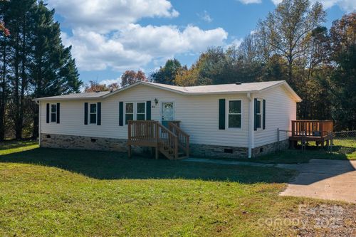 390 River Shoals Ridge Dr, Taylorsville, NC, 28681-6507 | Card Image
