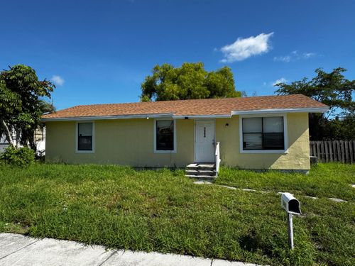 1464 W 32nd St, Riviera Beach, FL, 33404-3564 | Card Image