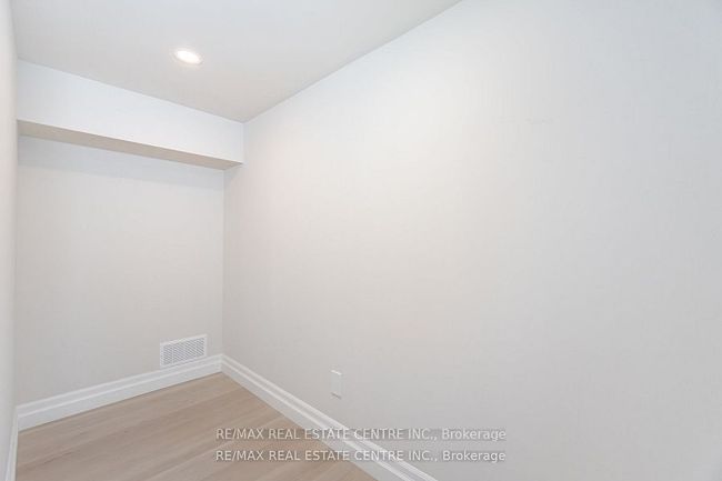 531 King St E, House other with 3 bedrooms, 2 bathrooms and 5 parking in Oshawa ON | Image 33
