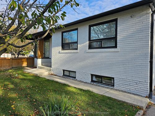 205 Elm Ave, Milton, ON, L9T2S7 | Card Image