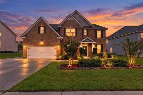 521 Georgia Cir, Loganville, GA, 30052-6938 | Card Image